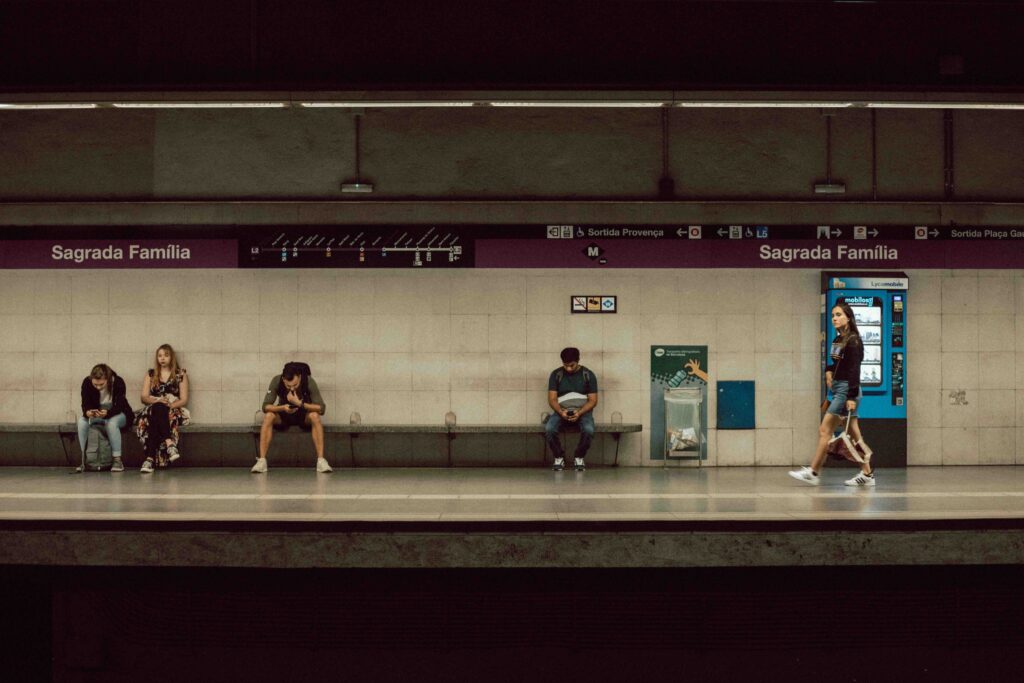 How to use Barcelona Metro?